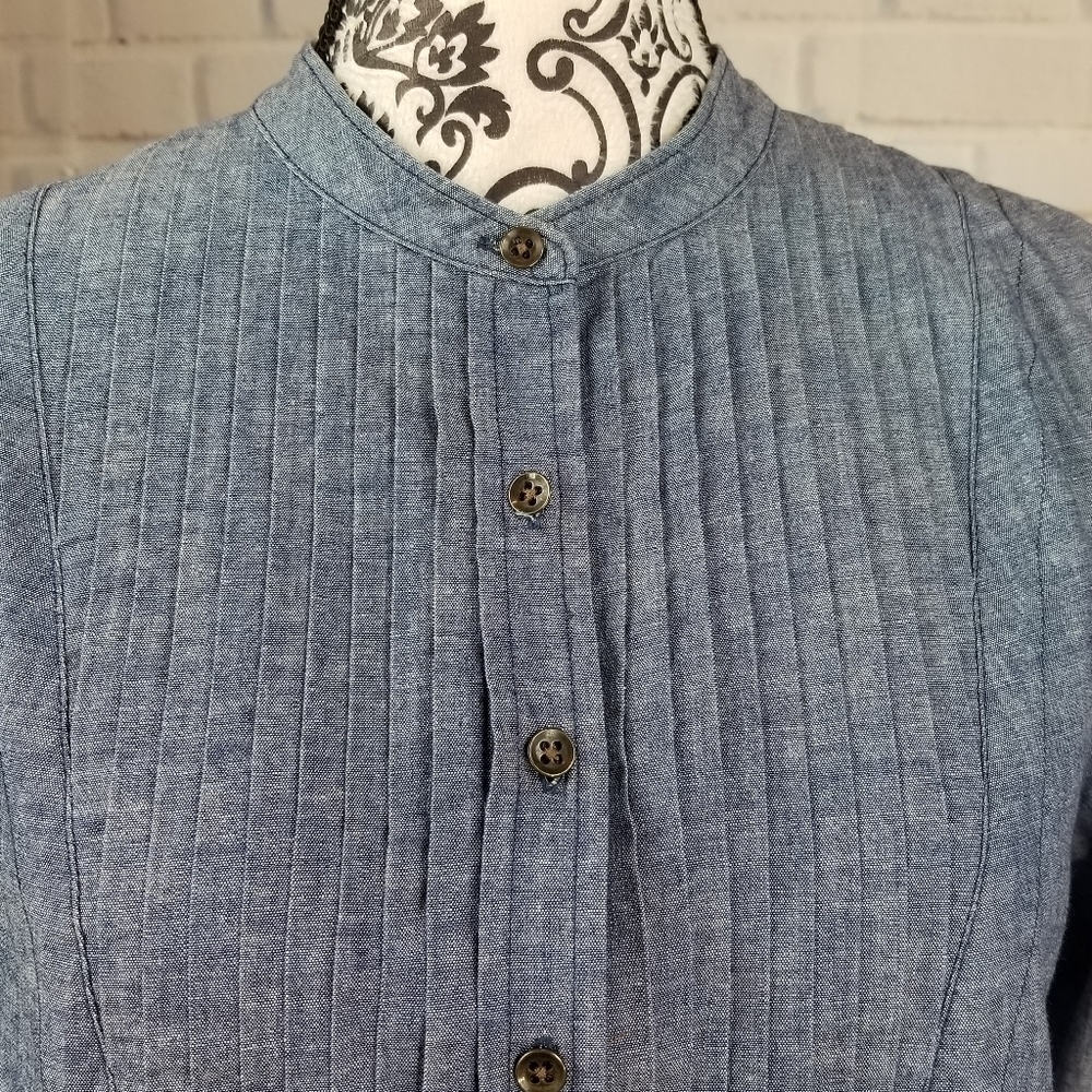 Fossil 1/2 Button Front Chambray Size S Shirt - image 7